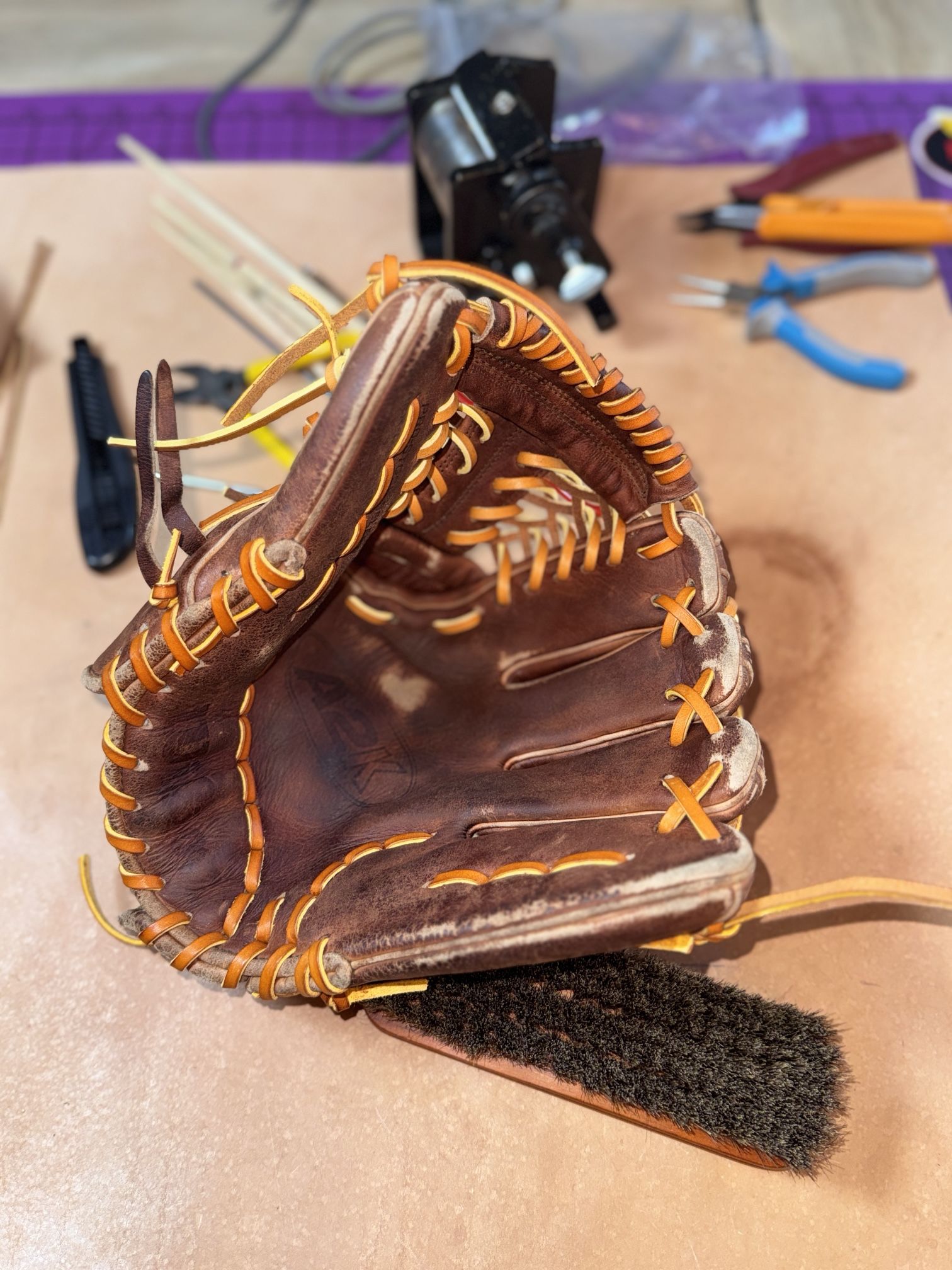 Baseball Softball Glove Repair – Chino (Tan Lace)
