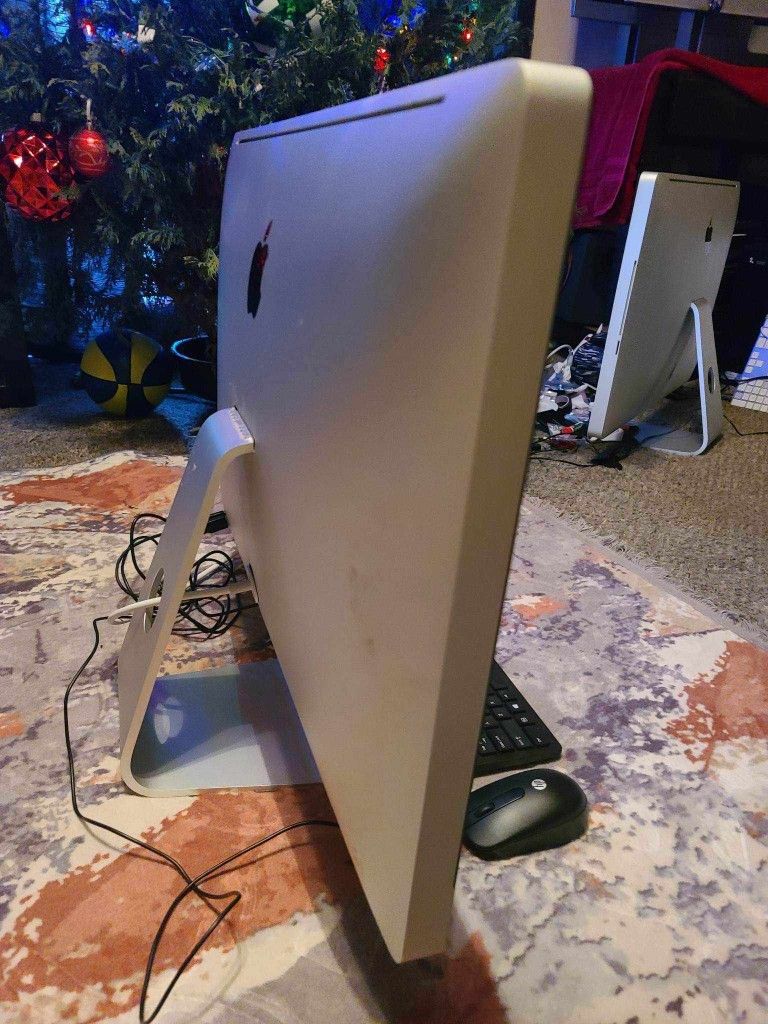 Computadora De Escritorio Apple Imac De 21.5 Pulgadas Procesador i3 Con Programas