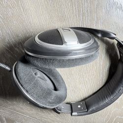 Sennheiser HD 599 – Used Audiophile Headphones – Minor Headband Wear