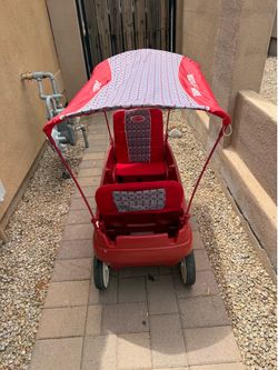 Radio Flyer Pathfinder wagon with canopy and seat backs