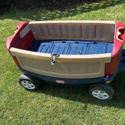 Little Tikes Deluxe Ride And Relax Wagon
