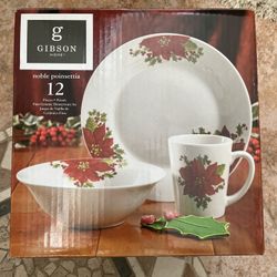 12 Piece Ceramic Dinnerware Set Unopened 