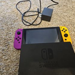 Nintendo Switch 