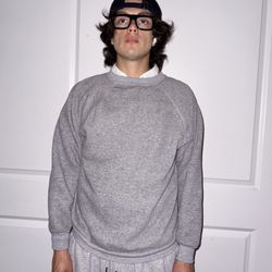 Heather grey crewneck sweatshirt unisex vintage 90s size mens S-M athletic fit