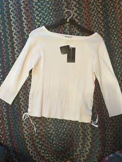 Women’s  White Ribbed Knit Top