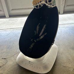 4Moms Mamaroo Baby Jumper 