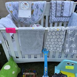 White delta Baby Crib 