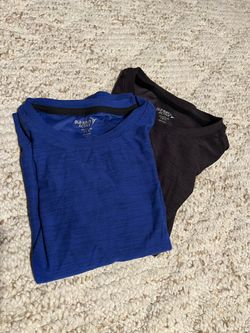 2 Boys T-shirts Old Navy Active  Size 6-7 S