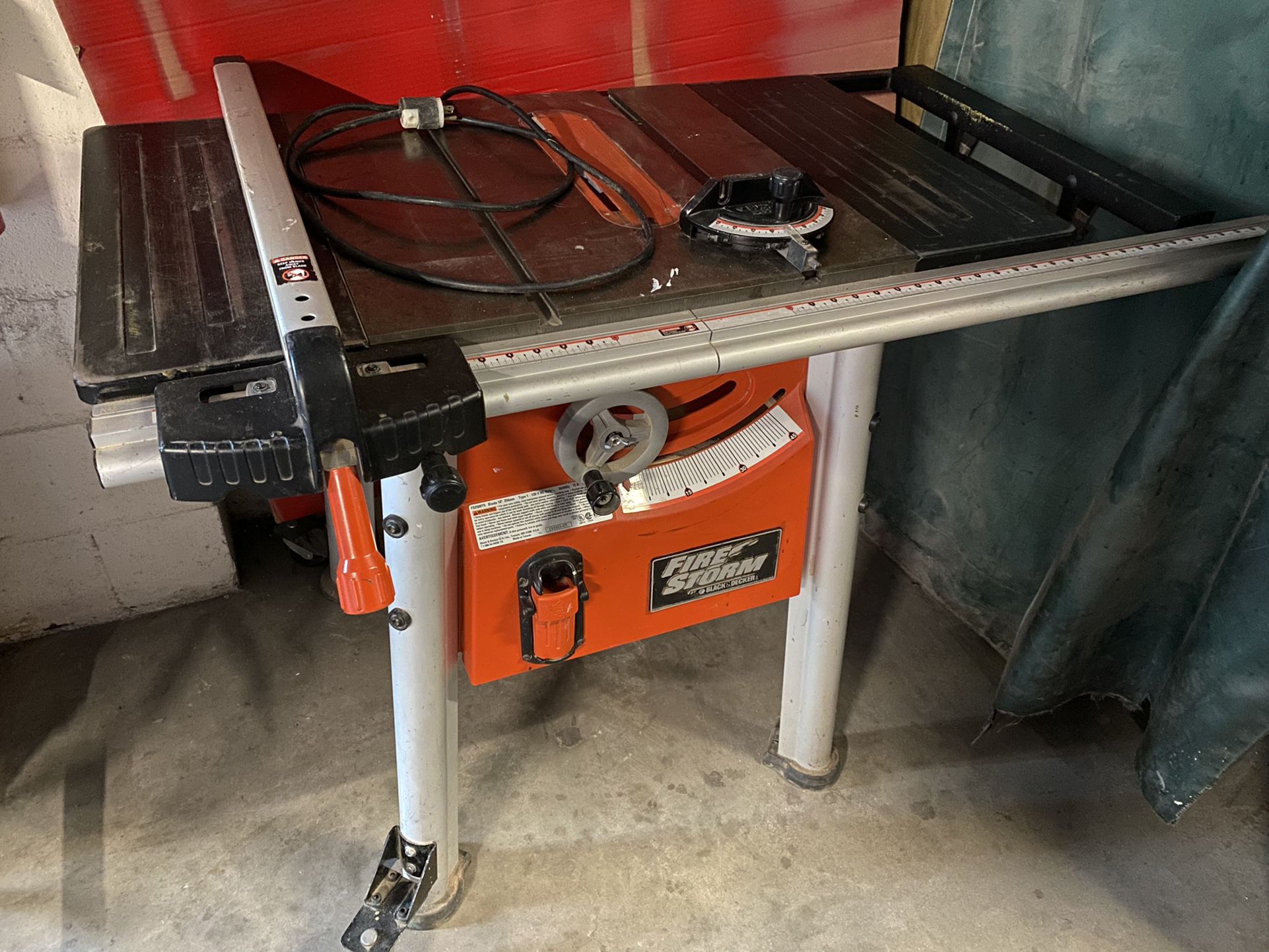 Black & Decker Firestorm Used Full Size Table saw. for Sale in