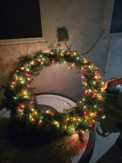 Large Pre-Lit Christmas Wreath Multicolor Lights
