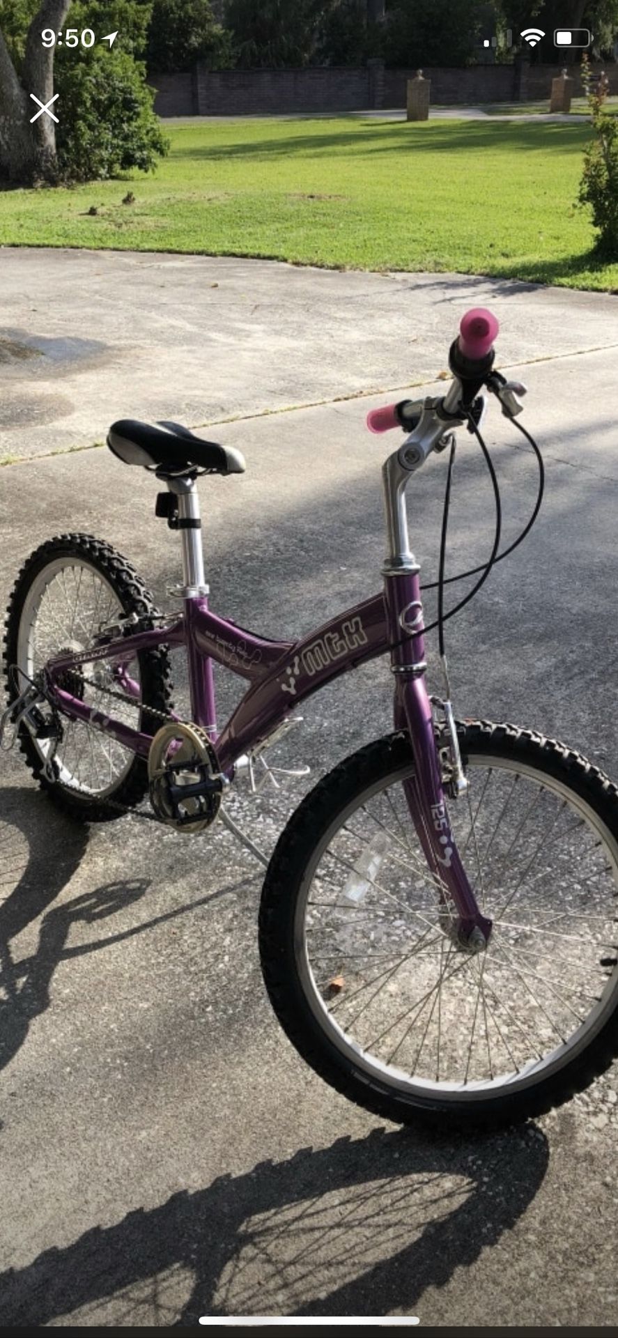 Giant Brand kids purple bike!