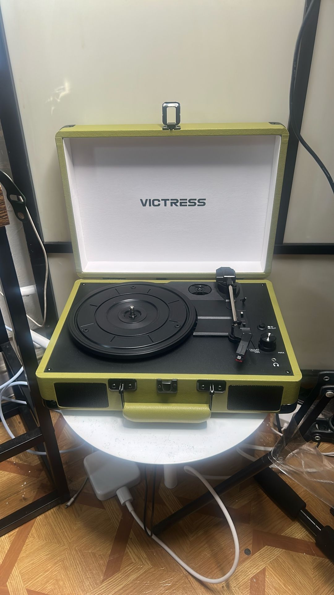 VICTRESS Record Player
