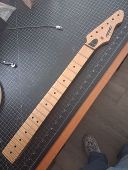 Peavey USA predator neck....in near mint condition..$60