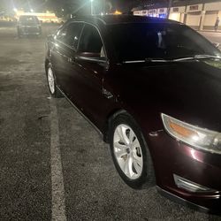 2011 Ford Taurus 