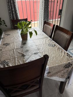 Dinning Table With Four Chairs