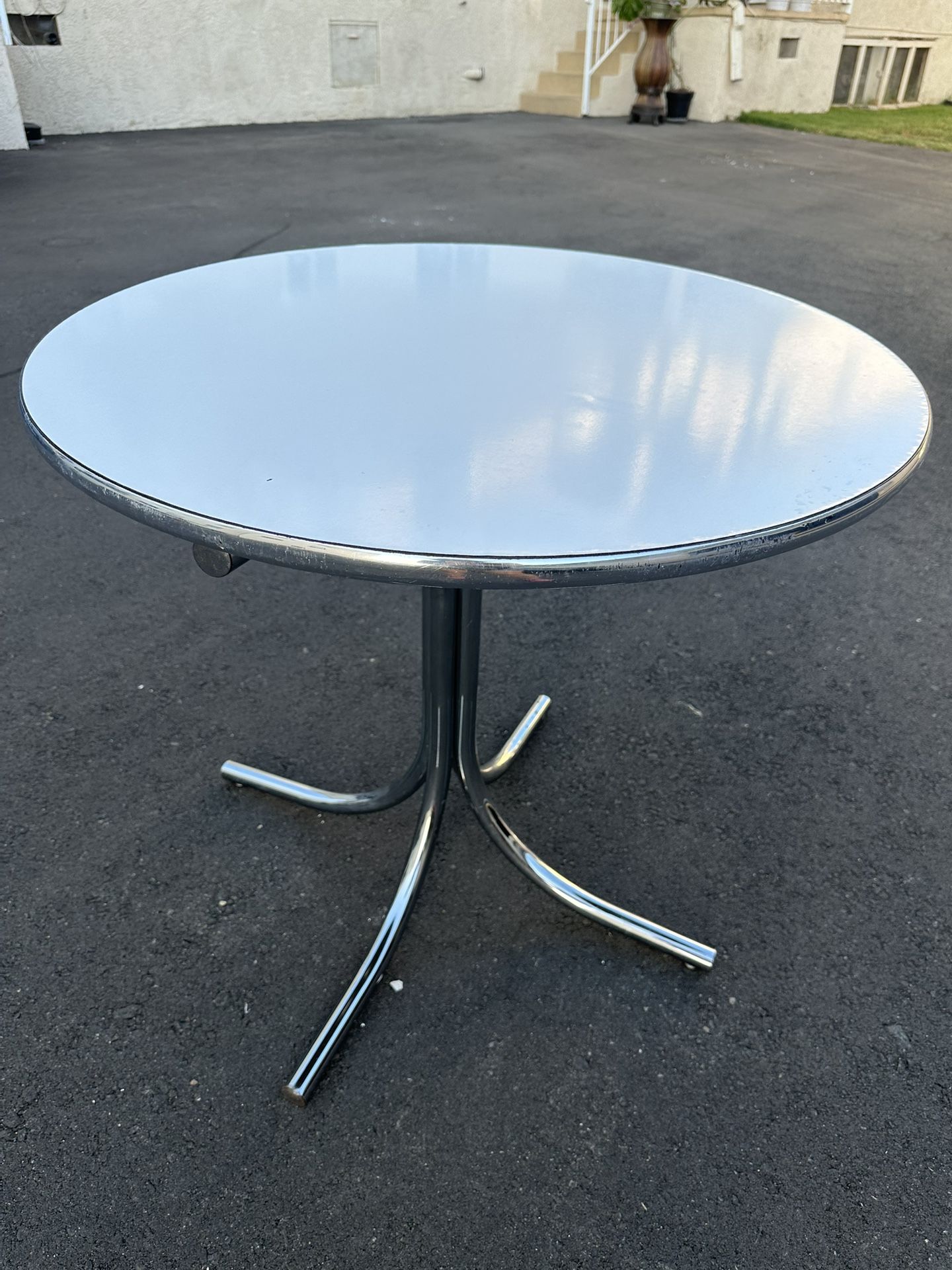 Retro Vintage Chime Base Dining table With 2 Color Top 