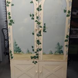 Armoire/ Wardrobe