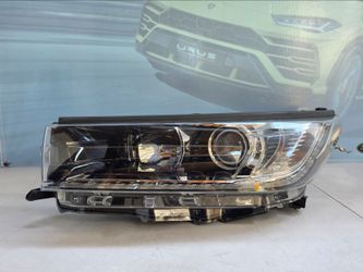 2017- 2019 TOYOTA HIGHLANDER LEFT HALOGEN W/ TRIM LED HEADLIGHT