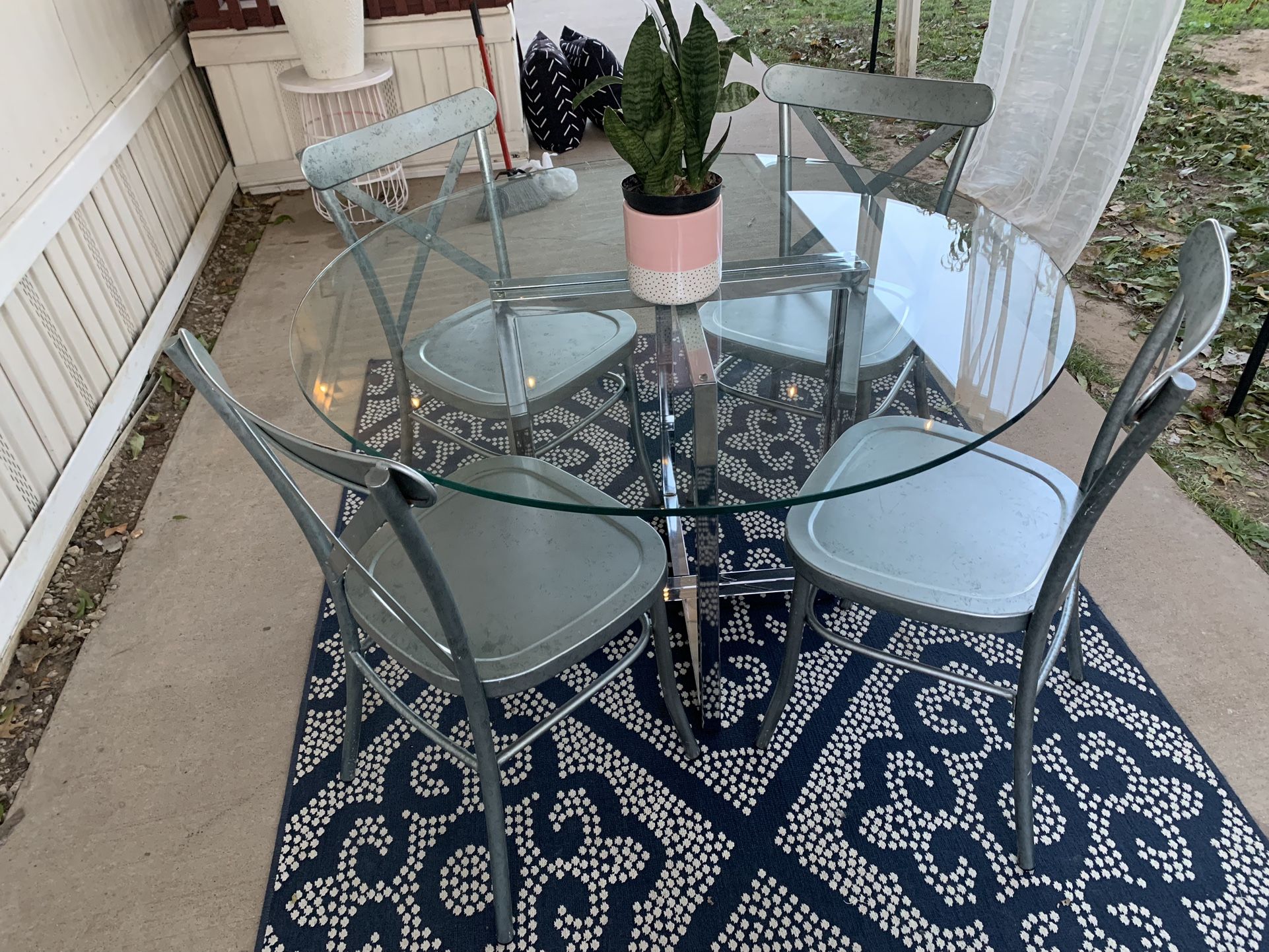 Round Dining Table And 4 Chairs