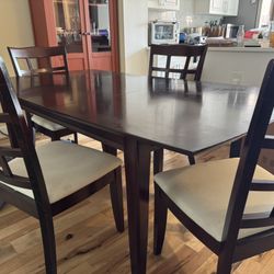 Solid Wood Table With 4 Chairs & Built-in Leaf