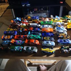 53 Hot Wheels