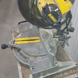 DeWalt 12" Chop Saw with Rolling Anvil Style Case