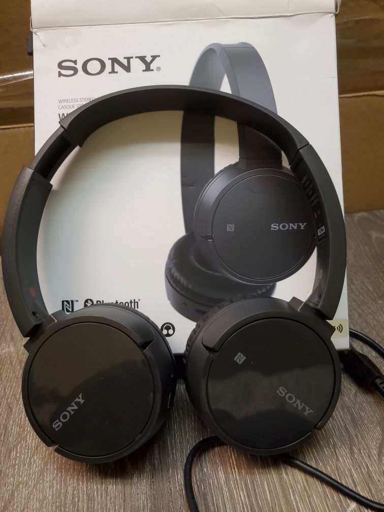 Sony - WH-CH500 Wireless On-Ear Headphones - Black