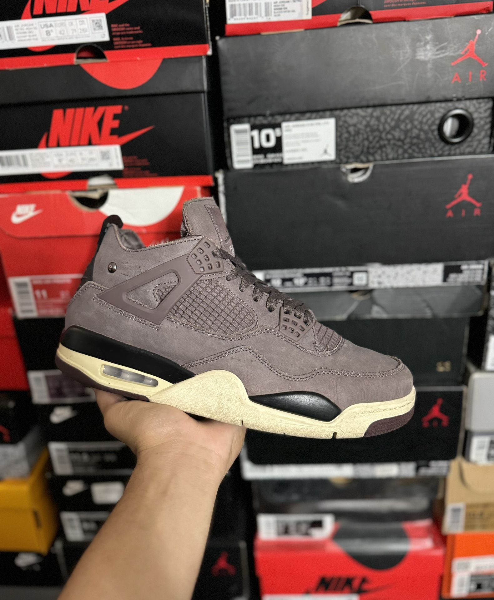 Jordan AMM 4s size 11 Close To VNDS
