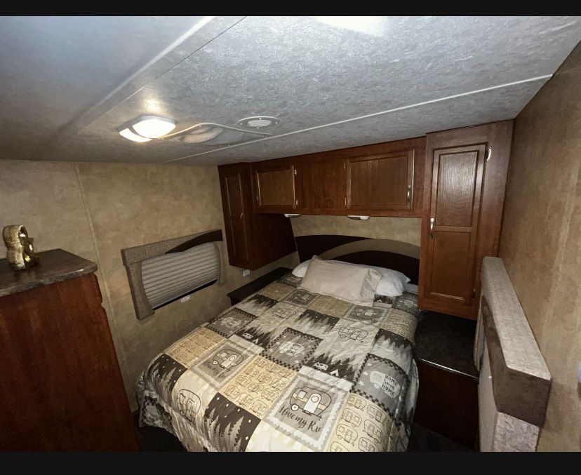 Travel Trailer Sleeps 68 for Sale in Los Angeles, CA OfferUp