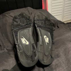 Black cat Jordan 4 size 10.5