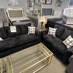 Black Sofa And Loveseat 🖤🖤 Easy Financing Available ✅✅