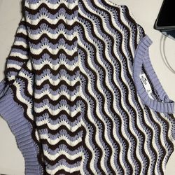 Small Lot Of Women’s Clothing 