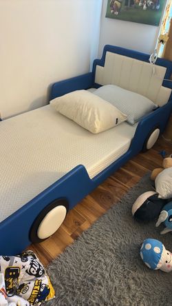 Toddler car bed