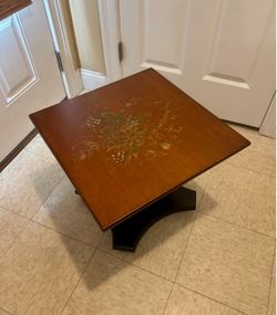 HITCHCOCK ACCENT TABLE