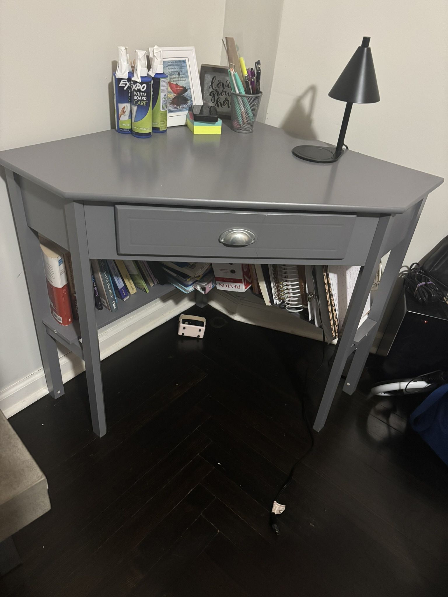 Escritorio con silla