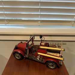 Model Vintage Firefighter Car