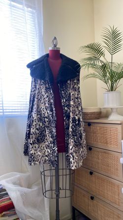Gorgeous leopard cape