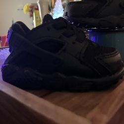 Black Nike Child Size 2C