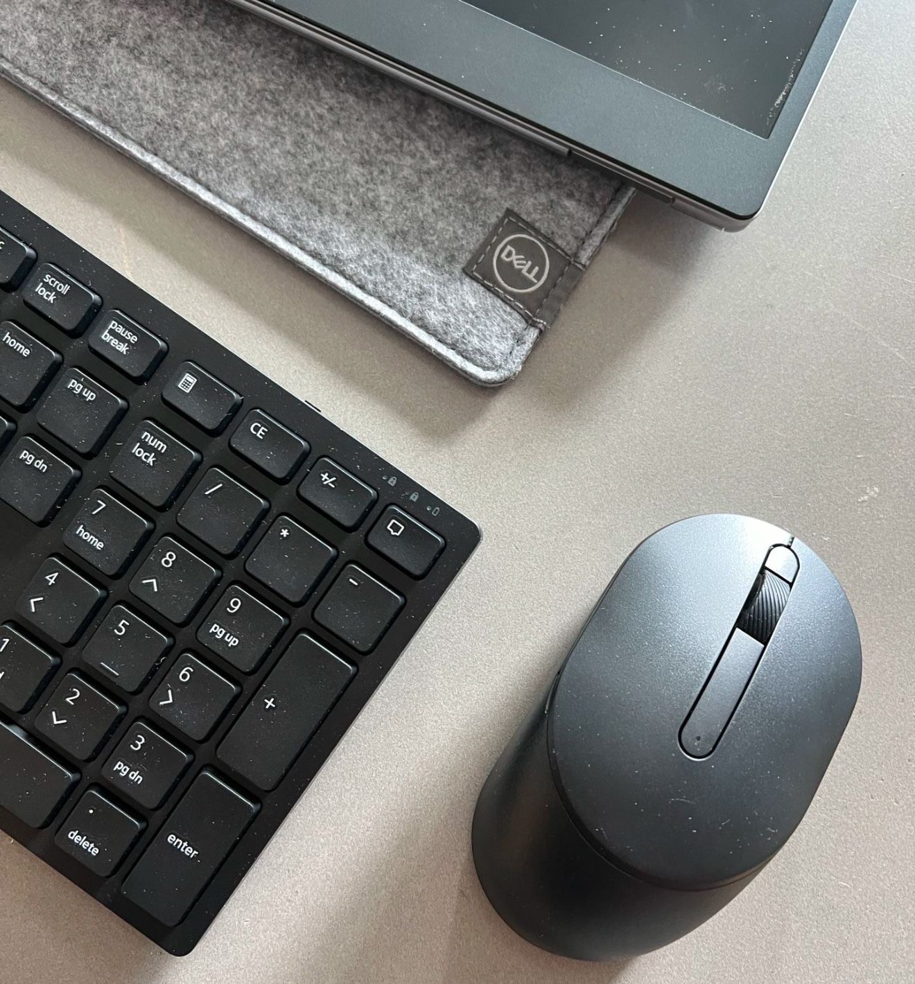Dell  Wireless Keyboard And Mouse 