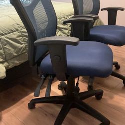 Office Chairs 4 Blue and 4 Gray Color they are new from storage