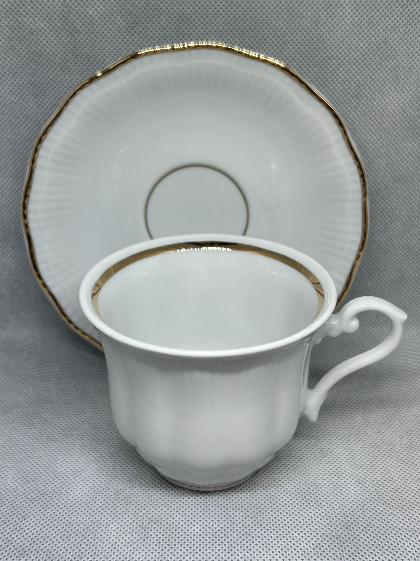 18 Piece Vintage Walbrzych China Tea Cups & Saucers