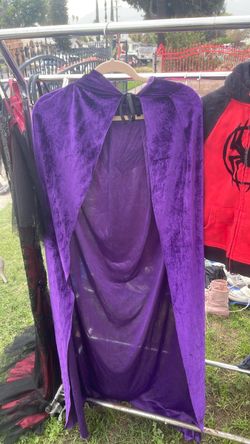 Costume purple cape
