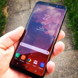 Samsung Galaxy S9 , Unlocked for All Company Carrier All Countries  , Excellent Condition Like New
