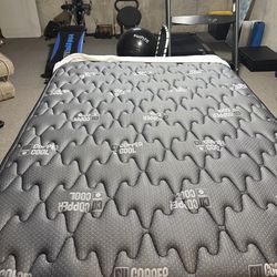 Queen Size Mattress Copper Cool Mattress and Frame