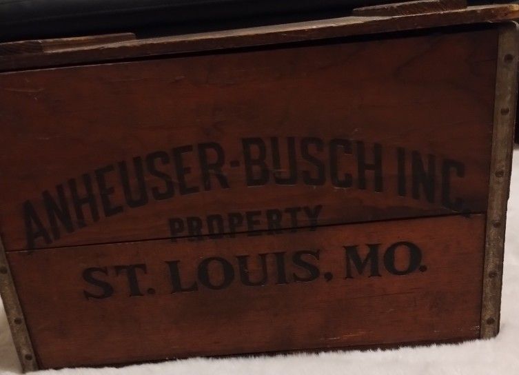 Budweiser Beer Crate (Wood)