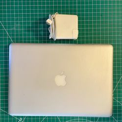 Mid 2009 MacBook Pro 13” – 8GB RAM – Powers On – No OS 