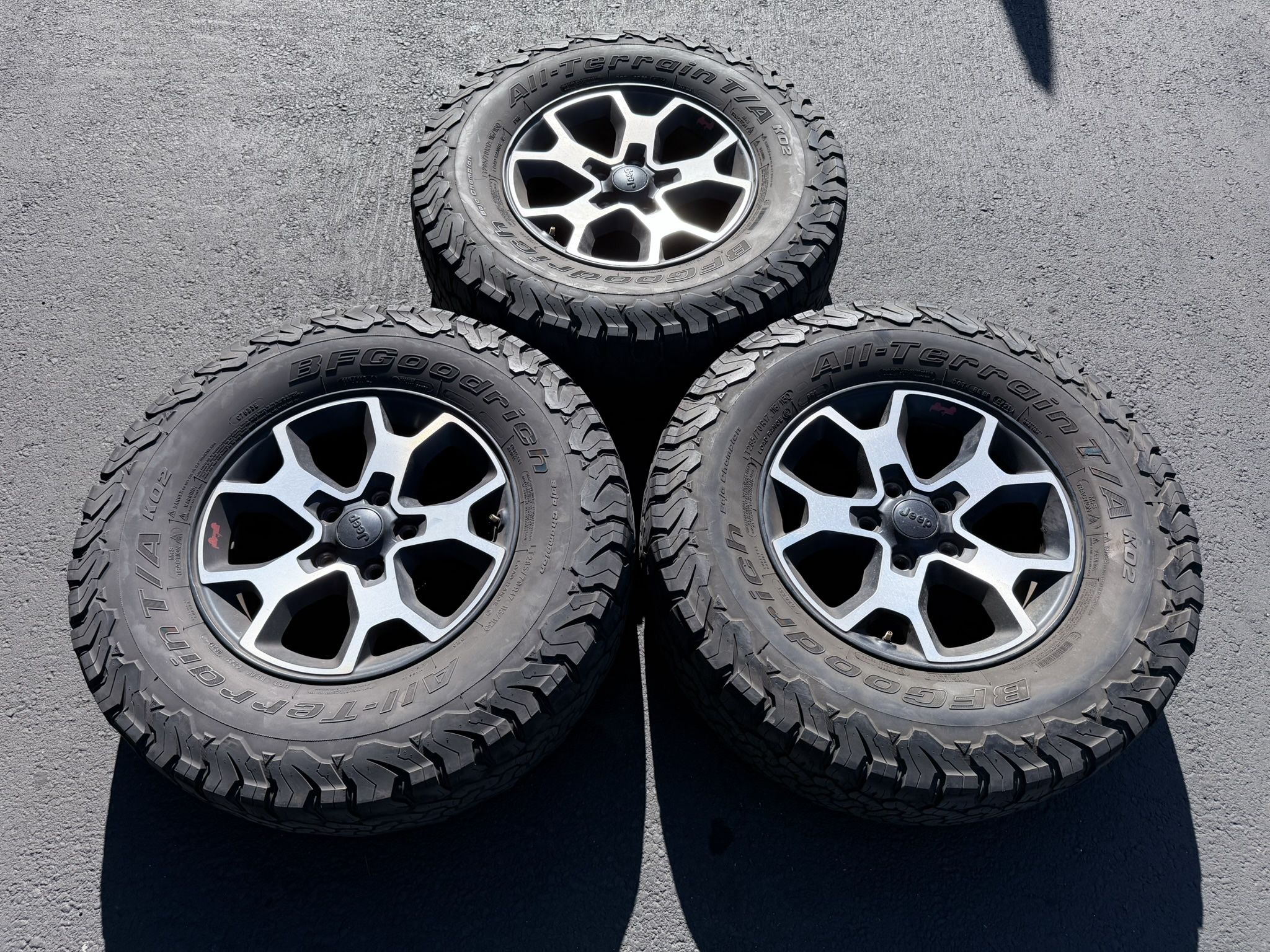 (2) 17β Jeep Rubicon Wheels 285/70R17 Bfgoodrich All Terrain Spares