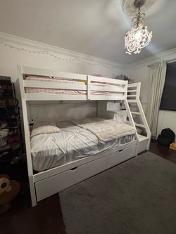 Bunkbed with trundle and drawers