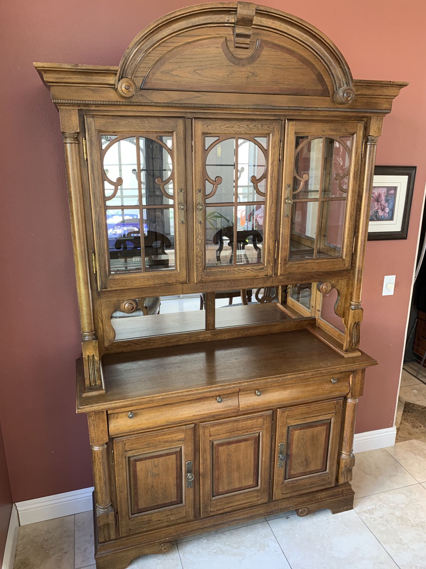 Solid Wood Hutch / China Cabinet