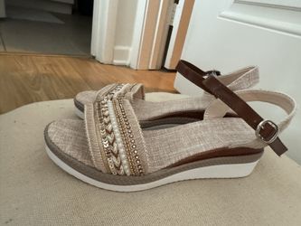 Fabric Wedge Sandles Color Tan/Brown/White Size 7.5M - Never worn